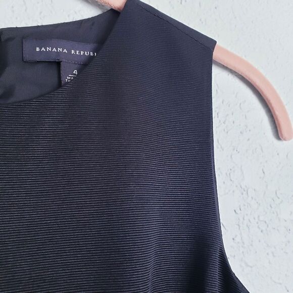 Banana‎ Republic Little Black Dress - Picture 4 of 8